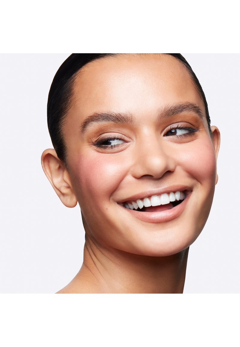 MAC Cosmetics x Whitney Houston Collection - jetzt wieder in Deutschland erhältlich