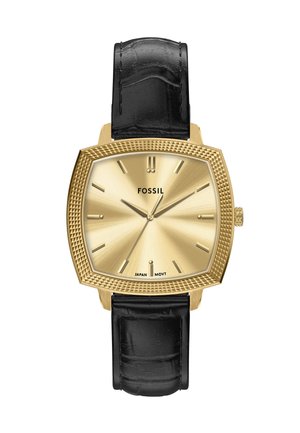 Montre carrée dorée avec une lunette texturée et un bracelet en cuir noir à motif crocodile. Comprend des index et des aiguilles simples pour les heures.