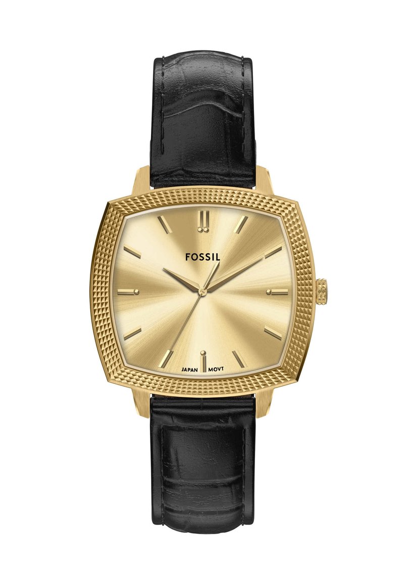 Montre carrée dorée avec une lunette texturée et un bracelet en cuir noir à motif crocodile. Comprend des index et des aiguilles simples pour les heures.