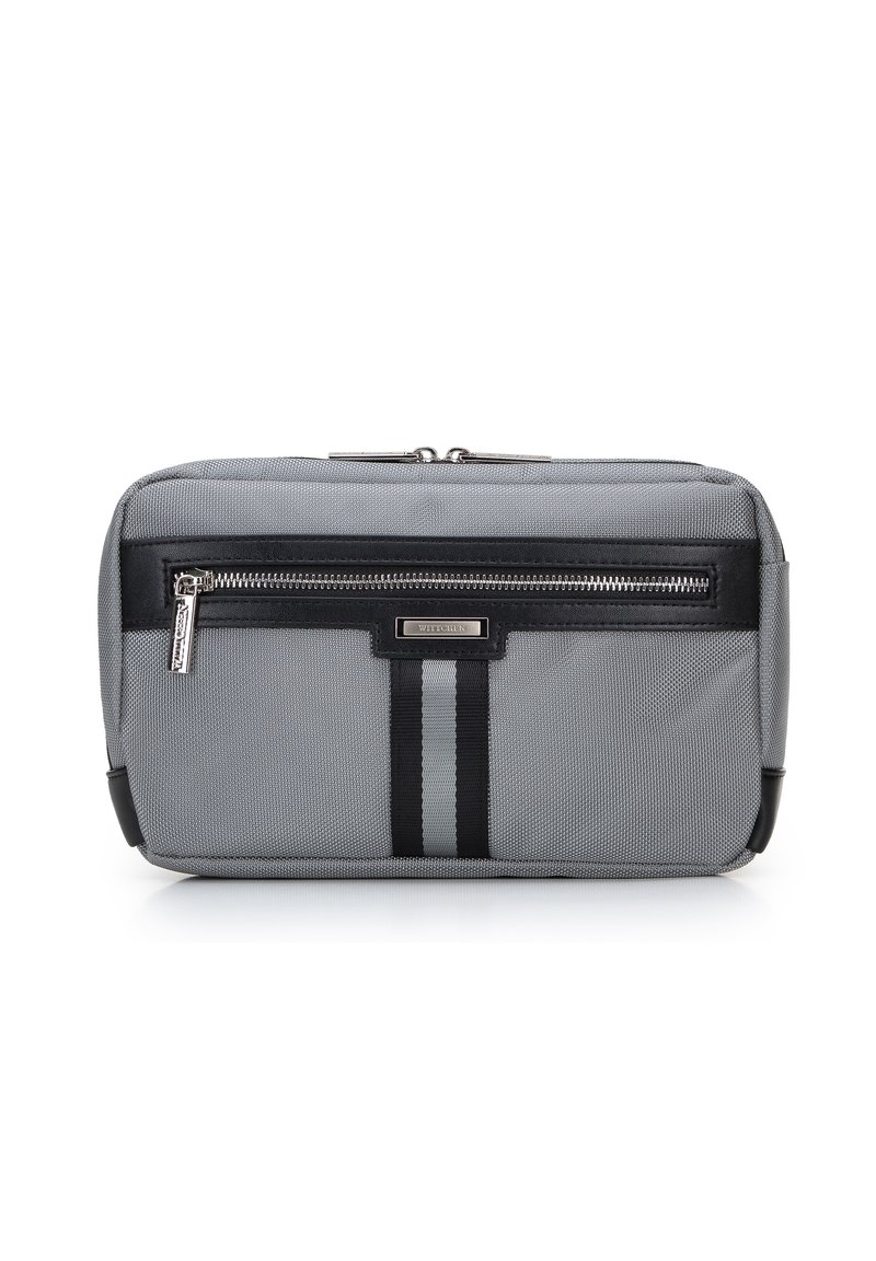 Borsa in tessuto grigia con accenti neri, presenta una tasca frontale con zip e due righe verticali. Finitura liscia con hardware resistente.