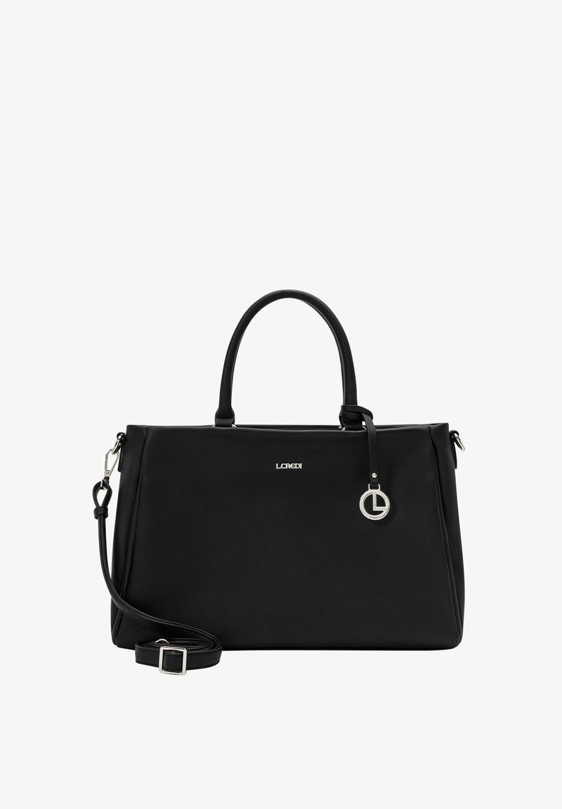 Bolso de cuero negro con dos asas y correa para el hombro desmontable. Presenta herrajes con logo y una textura suave con un diseño minimalista.