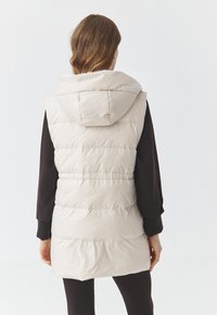 TATUUM KAMO - Waistcoat - cream