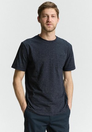 MIT BRUSTTASCHE - T-shirt con stampa - navy multicolor nep