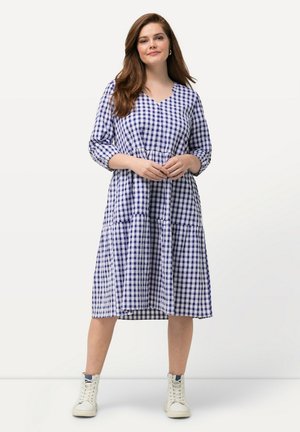 Ulla Popken GINGHAM SEERSUCKER 3/4 SLEEVE - Vestito estivo - navy blue