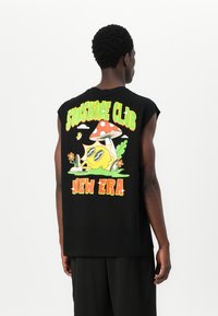 New Era - Top - black Thumbnail Image 1