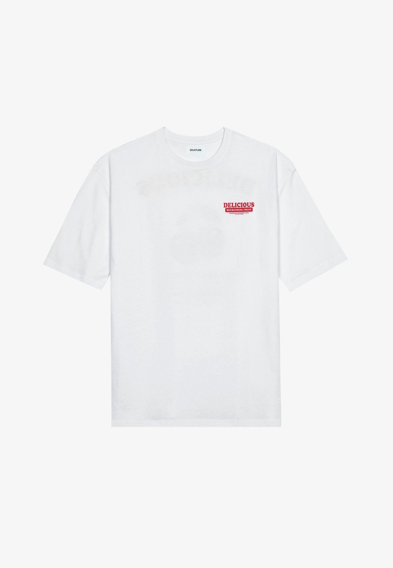 Biała bawełniana koszulka z krótkim rękawem, okrągłym dekoltem i czerwonym napisem graficznym "PYSZNY ODŚWIEŻAJĄCY OWOC" na przodzie.