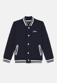 Giacca varsity navy con accenti bianchi, colletto e polsini a costine. Presenta bottoni a pressione e tasche laterali. Logo ricamato sul petto.