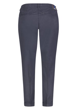 Ciemnoniebieskie, dopasowane spodnie o gładkiej fakturze, z dwiema tylnymi kieszeniami i wykończeniem u dołu. Metka z logo na pasku.