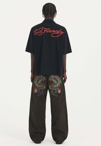 Ed Hardy OFFSET DRAGON CAMP SHORT SLEEVE - Camisa - black