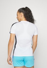 Nike Performance TOP BRANDED - Sportiniai marškinėliai trumpomis rankovėmis - white/black