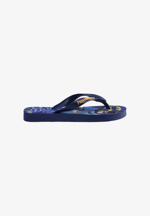 Blauer Flip-Flop mit Batman-Grafik auf der Sohle und marineblauen Riemen mit orangefarbenem "havaianas"-Logo an der Seite, von der rechten Seite gezeigt.