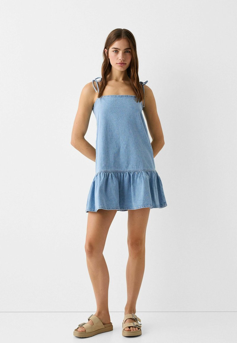 Bershka Jeansjurken lichtblauw denim Bershka Jeansjurken lichtblauw denim