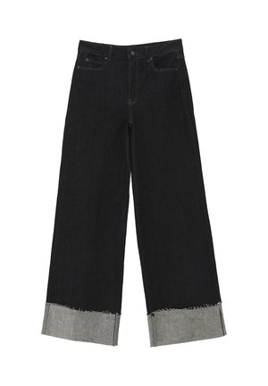 Černé džíny s širokými nohavicemi a vysokým pasem, předním zapínáním na knoflíky, kapsami a ohrnutými roztřepenými lemy s viditelnou šedou látkou uvnitř.