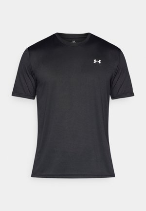 Crna sportska majica od glatkog, sintetičkog materijala s kratkim rukavima i okruglim izrezom, s bijelim logotipom na prsima.