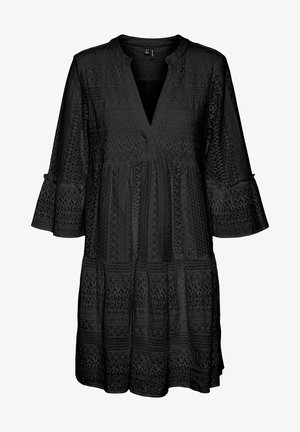 Abito nero realizzato in tessuto testurizzato con scollatura a V, maniche a tre quarti a campana e motivi ricamati sul corpino e sulla gonna.