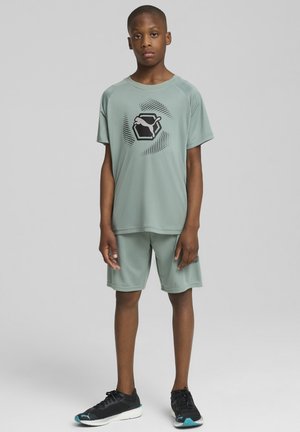 - T-shirt z nadrukiem