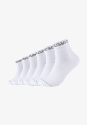 Weiße Baumwollknöchelsocken, sechs Paar, mit einem grauen Band und dem "MUSTANG"-Logo sowie einer glatten, leichten Textur.