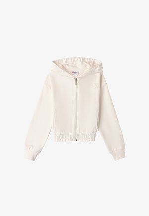 Sudadera blanca con cremallera, capucha, cintura y puños elásticos, textura suave, con un sutil logo en la parte frontal. Acabado de tela suave.