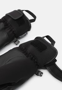 Schwarze Winterhandschuhe aus Leder und synthetischem Material, mit einem Klettverschluss, elastischem Bündchen und einem Clip zur sicheren Befestigung.