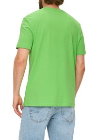 s.Oliver FRONTPRINT - T-shirt print - grün