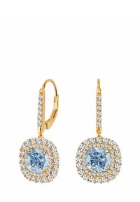 Złote kolczyki na sztyfcie mają kwadratowy, jasno-niebieski środkowy kamień otoczony halo z przezroczystych cyrkonii, z dodatkowym akcentem w postaci zapięcia w formie kółka.