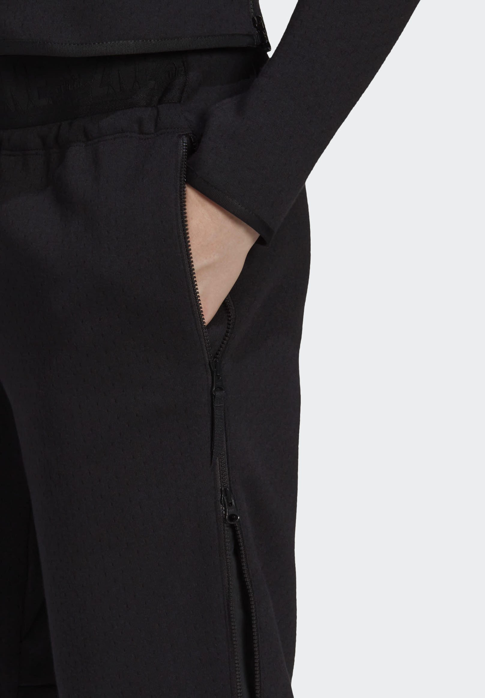 Femme Z.N.E. pnt SPORTSWEAR PRIMEGREEN SPORTS REGULAR PANTS - Pantalon de survêtement Femme Z.N.E. pnt SPORTSWEAR PRIMEGREEN SPORTS REGULAR PANTS - Pantalon de survêtement
