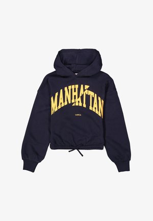 Marineblå hættetrøje med gul "MANHATTAN" tekst buet over brystet og lille "GARCIA" logo nedenunder, med snøre i kanten og ribstrikkede manchetter.