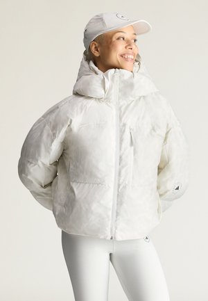 adidas by Stella McCartney, ADIDAS BY STELLA MCCARTNEY SHORT PADDED WINTER JACKET PRINTED - Зимно яке - core white orbit grey
