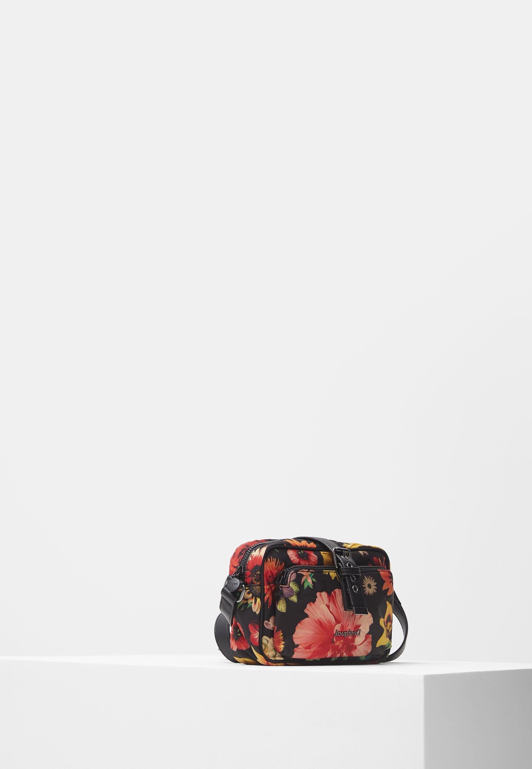 Desigual Axelremsväska black Zalando.se Desigual Axelremsväska black Zalando.se