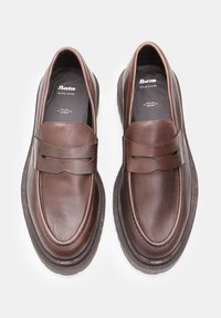 Bata Čības - marrone