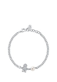 Bracciale in argento con un charm a forma di omino di pan di zenzero texturizzato, dotato di pietre trasparenti e un'accattivante perla bianca rotonda.