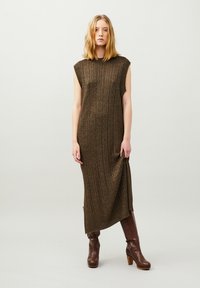 Odd Molly BRITT - Svetríkové šaty - golden taupe