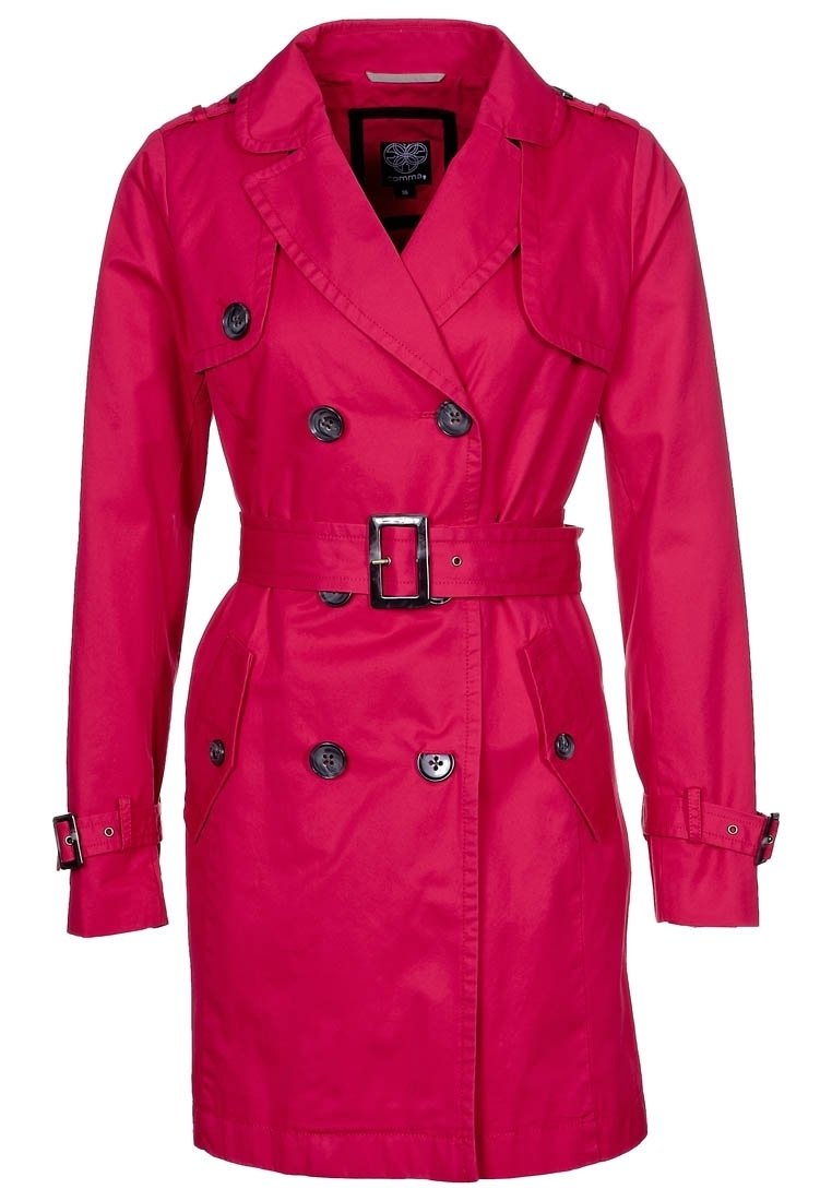 Rosa trenchcoat med dubbelknäppning, bälte och fickor. Gjord av slät tyg, med kontrasterande svarta knappar och justerbara ärmslut.