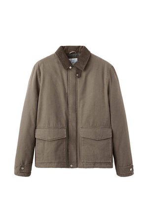 Chaqueta de lona marrón con cuello, cierre frontal de broches y dos grandes bolsillos. Presenta un ajuste relajado y tela texturizada.