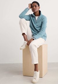 Thumbnail Image 2