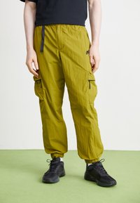 Nike Sportswear Cargobyxor - olive