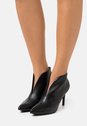 Wallis, Boots à talons - black