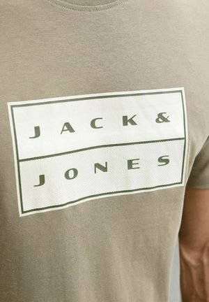 Jack & Jones, T-SHIRT PLUS SIZE LOGO T-SHIRT - Print T-shirt - vetiver