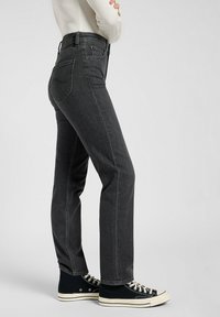 Lee CAROL - Vaqueros tapered - new season