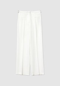 Weiße, weit geschnittene Hosen aus glattem Material mit hoher Taille, Gürtelschlaufen und zwei Vordertaschen im schlichten Design.