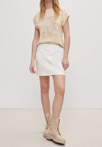 comma casual identity T-shirts print - beige