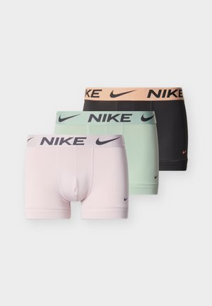 Trei perechi de boxeri Nike în nuanțe pastelate de roz, verde mentă și negru, fiecare având elastic de talie cu logo marca.