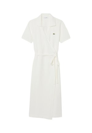 Witte wikkeljurk met korte mouwen, kraag, zij-strikceintuur en een klein groen krokodillenlogo op de borst.