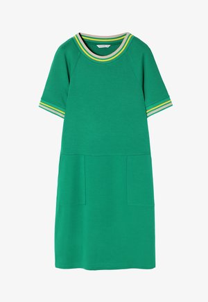 Zöld pamutruha rövid raklankialjú ujjal, beige, sárga és zöld csíkos bordázott kerek nyakkivágással, valamint két elülső zsebbel.