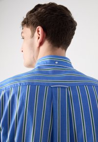 Thumbnail Image 9