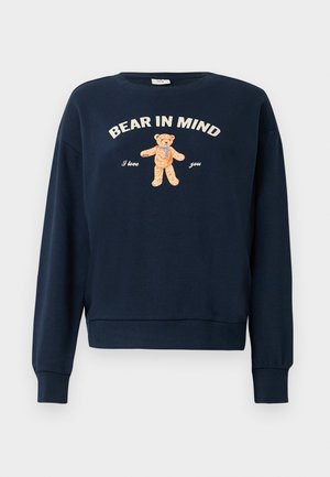 Marine sweatshirt met een ontspannen pasvorm, featuring een teddybeer graphic en de tekst "BEAR IN MIND I love you" in crème. Ribbelmouwen en onderrand.