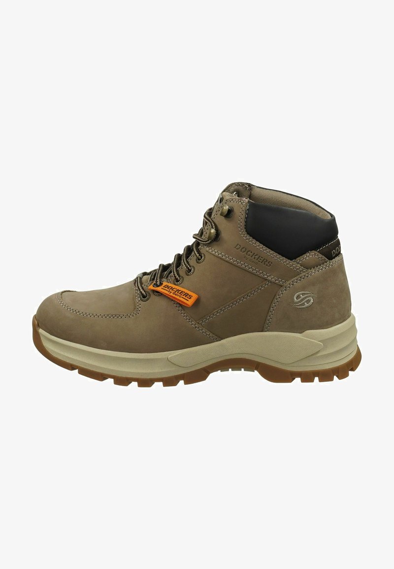 Braune Leder-Wanderschuhe mit Schnürdesign, gepolstertem Kragen, orangefarbenem Etikett und strukturiertem Gummisohle für guten Halt. Akzente in Dunkelbraun.