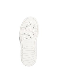 La suola di gomma bianca presenta un motivo testurizzato con scanalature orizzontali e verticali, insieme a fori di ventilazione per garantire traspirabilità.