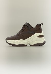 Επιλέχθηκε, dark brown