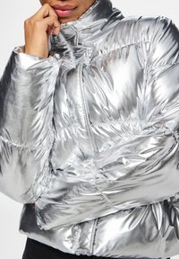 Pieces PCNAMIE PUFFER JACKET - Ziemas jaka - silver
